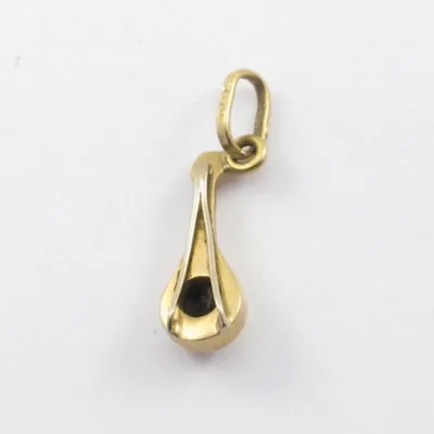 A vintage 18k gold mandolin charm
